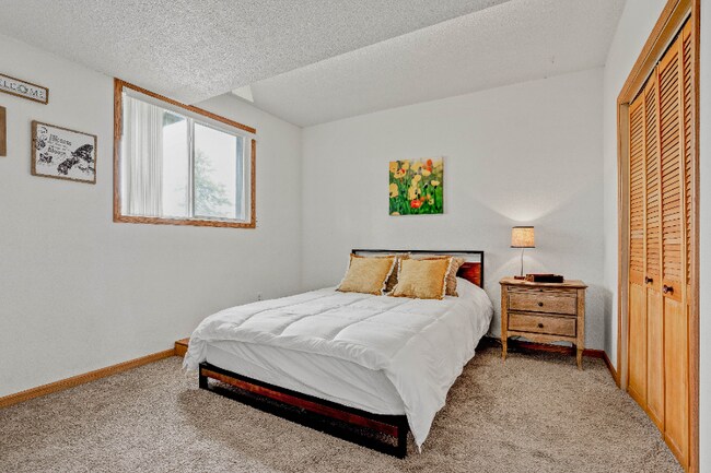 Building Photo - 813 19th Ave SW