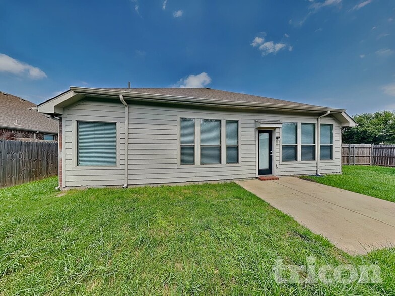 Building Photo - 227 Bison Meadow Dr