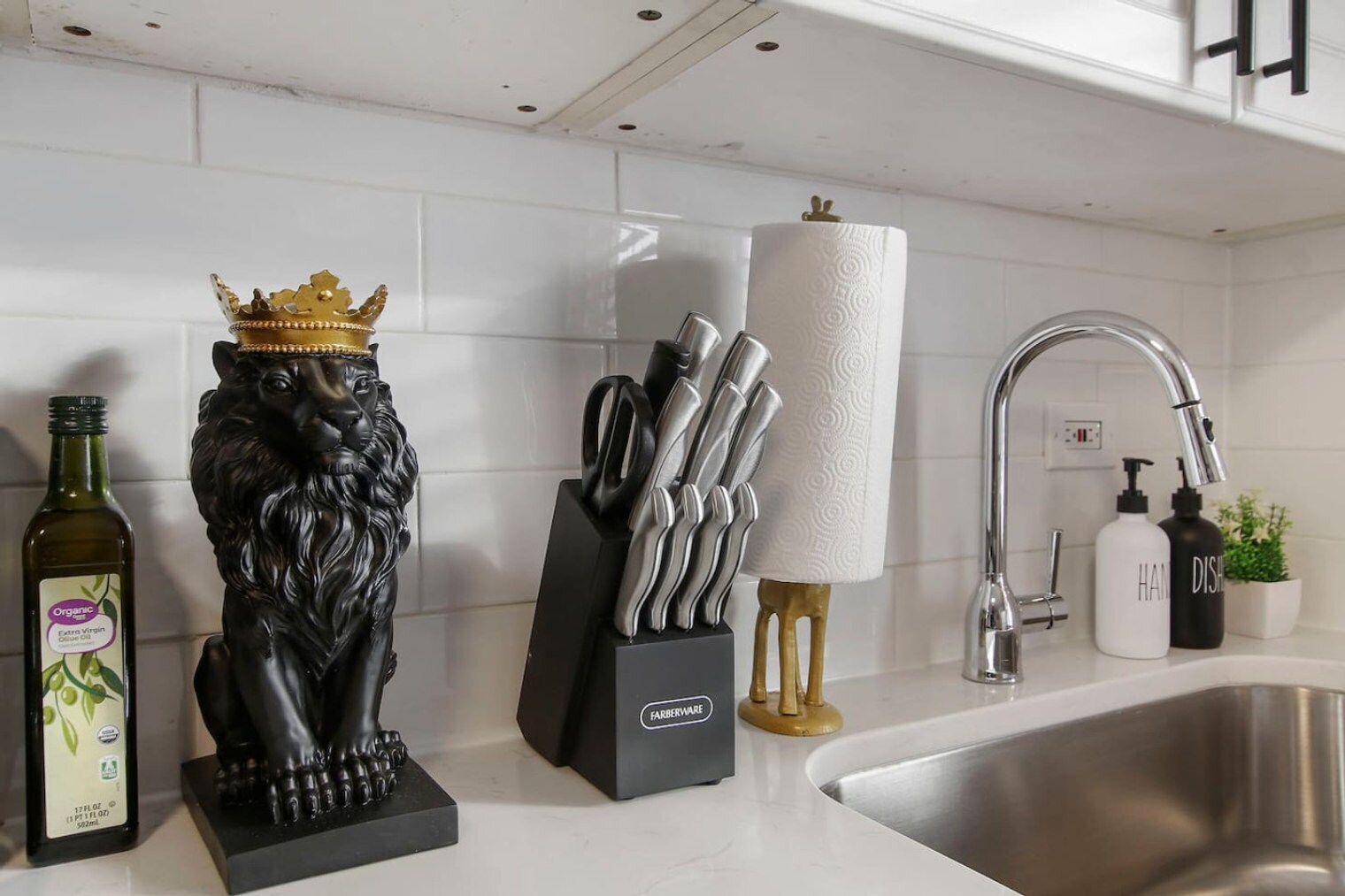 Building Photo - 3446 N Ozark Ave