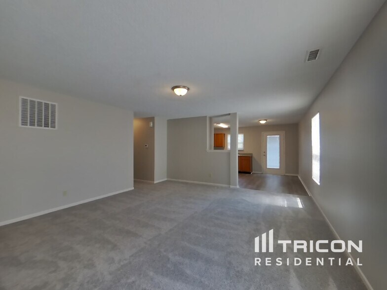 Building Photo - 3423 Summer Breeze Cir