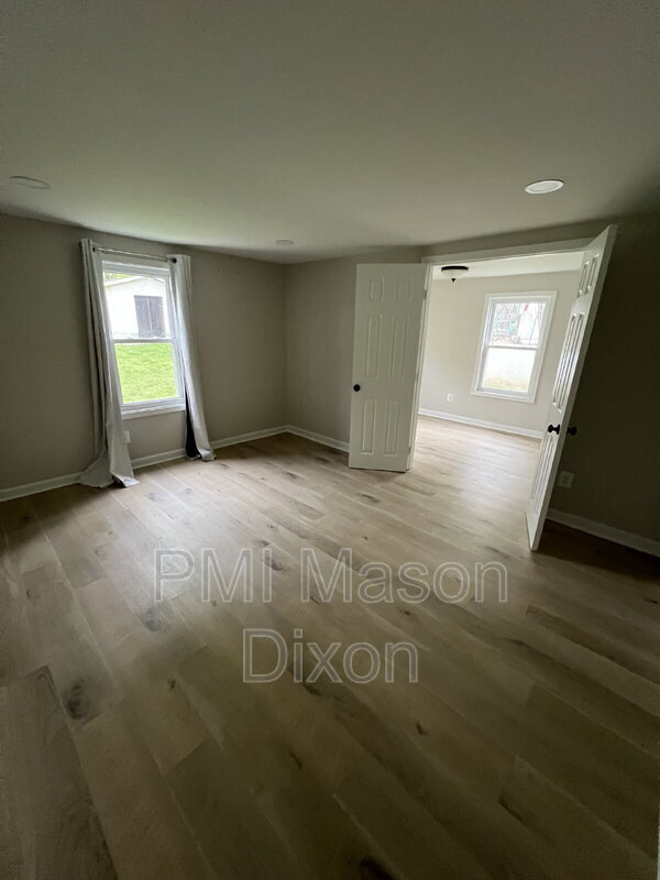 Building Photo - 4003 Schroeder Ave
