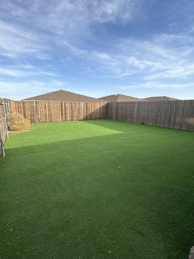 Building Photo - 2008 Bryan Ave