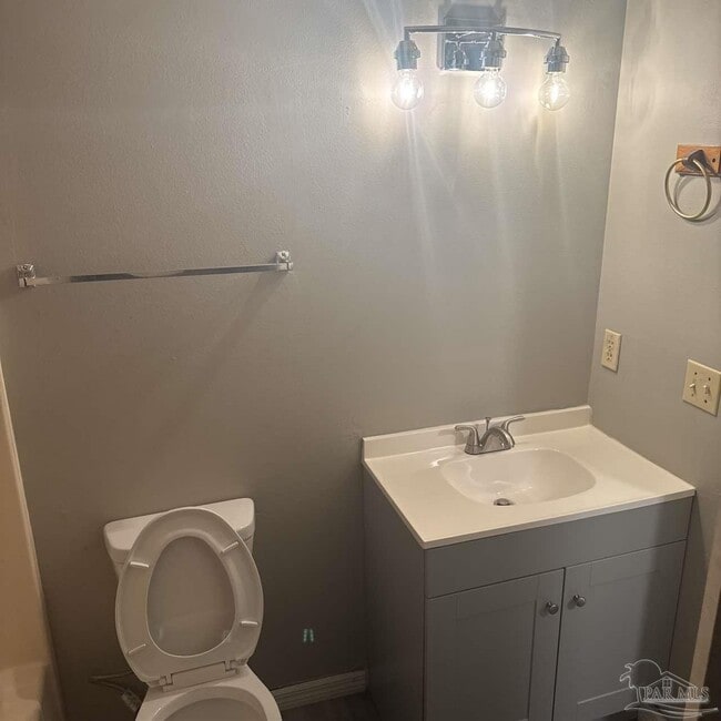 Building Photo - 455 Stara Cir