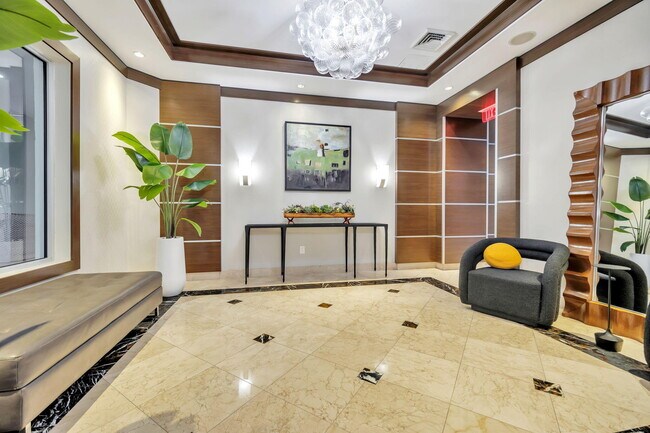 Building Photo - 401 SW 4th Ave