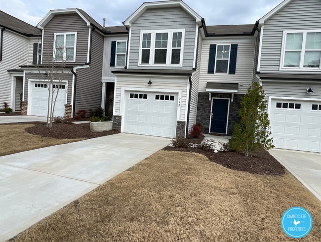 Building Photo - 222 White Oak Ridge Dr