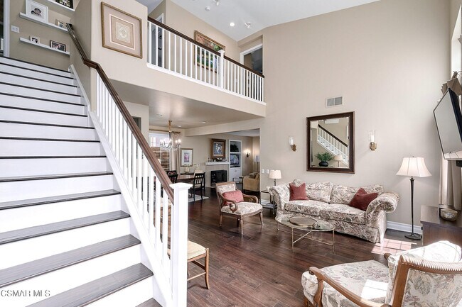 Building Photo - 3024 Hollycrest Ave