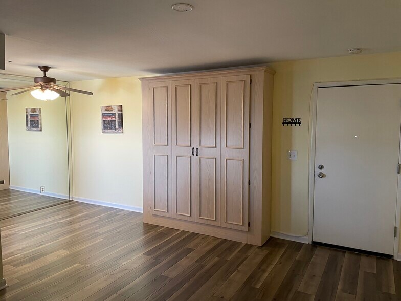 Building Photo - 12123 W Bell Rd