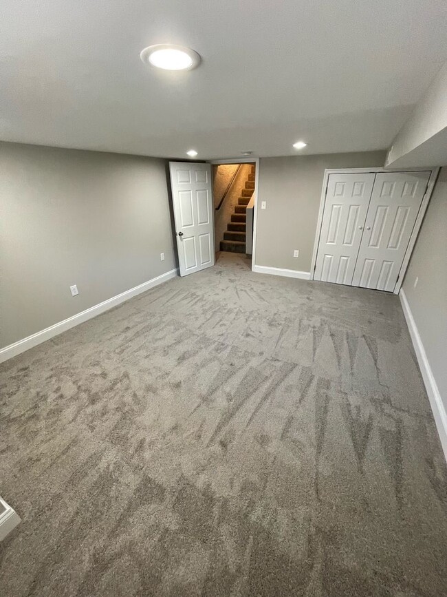 Building Photo - Bright 3-Bed, 2.5-Bath Gem Next to Patters...