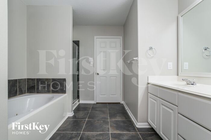 Building Photo - 7819 Adonis Ave
