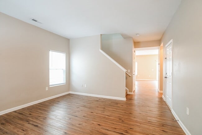 Building Photo - 10243 Hugue Way