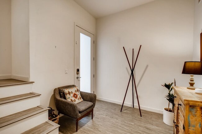 Building Photo - Beautiful Modern Home for Rent in San Diego – Prime Location!