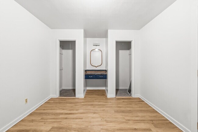 Building Photo - Charming Efficiency, Minutes from Texas Tech