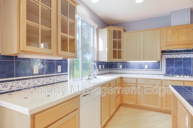 Building Photo - 32555 Favara Dr