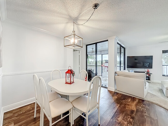 Building Photo - 2846 Carambola Cir S