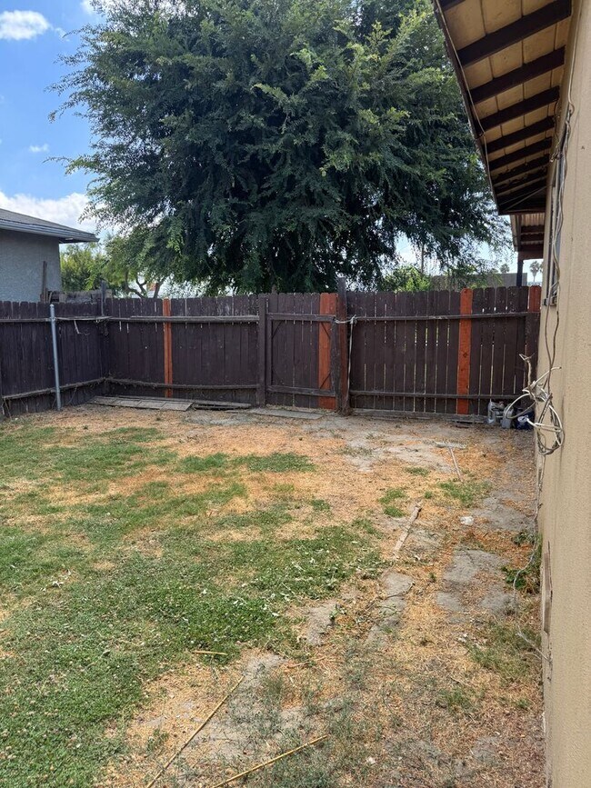 Building Photo - 6632 Indiana St