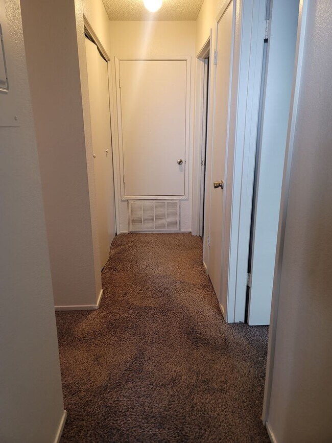 Building Photo - SHE330