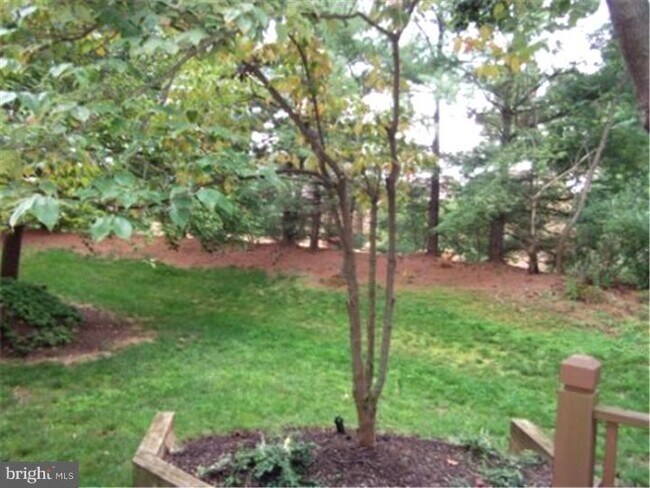 Building Photo - 83 Sayre Dr