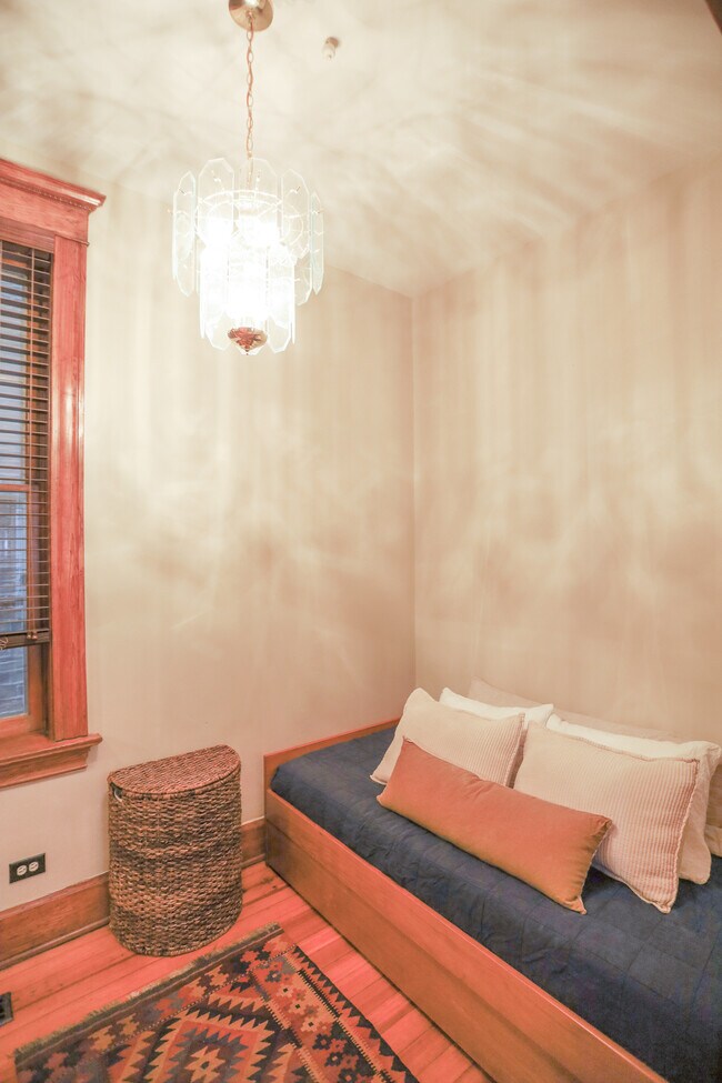 Bedroom #2 - 1125 N Damen Ave