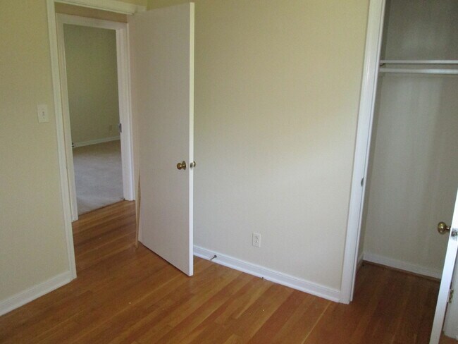 Building Photo - 3914 Longleaf Dr