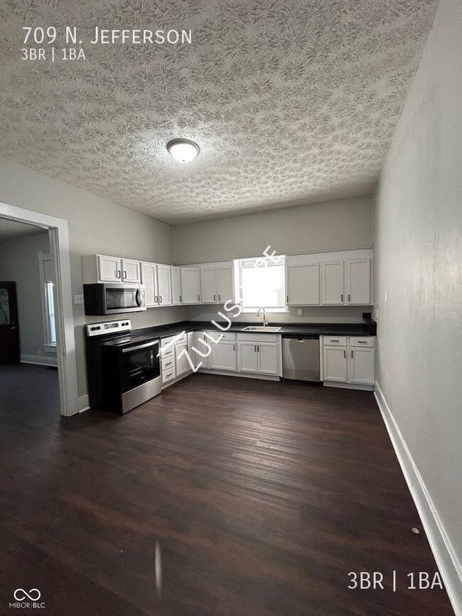 Building Photo - 709 N. Jefferson-