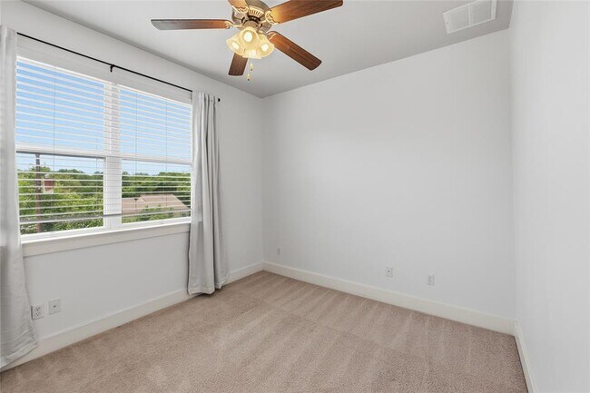 Building Photo - 2605 Witsome Loop