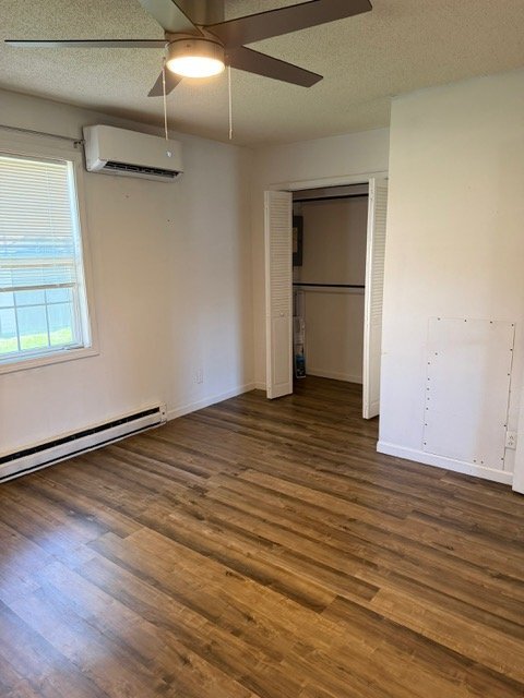 Building Photo - 208 N Singer St