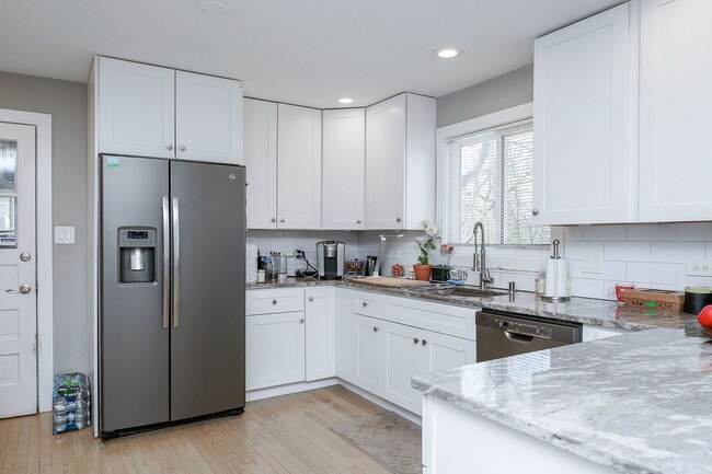 Building Photo - 3309 York Rd