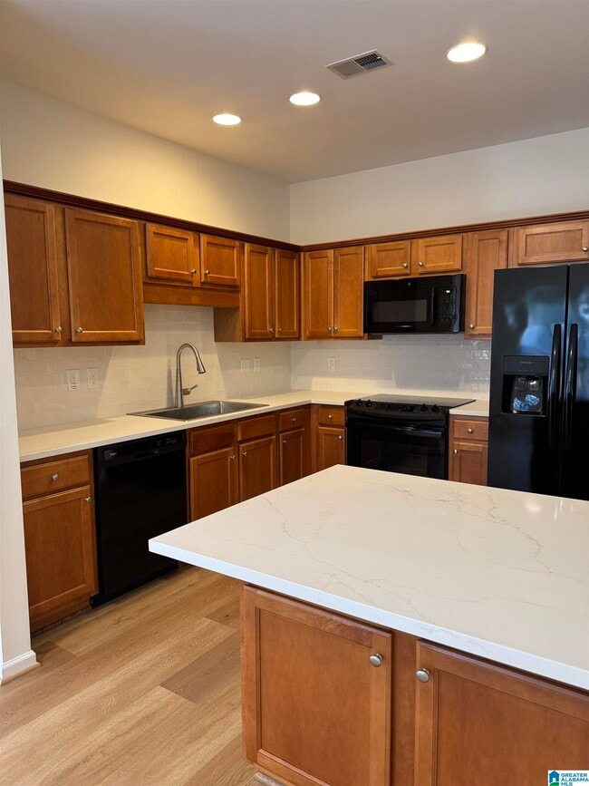 Building Photo - 521 Reach Dr