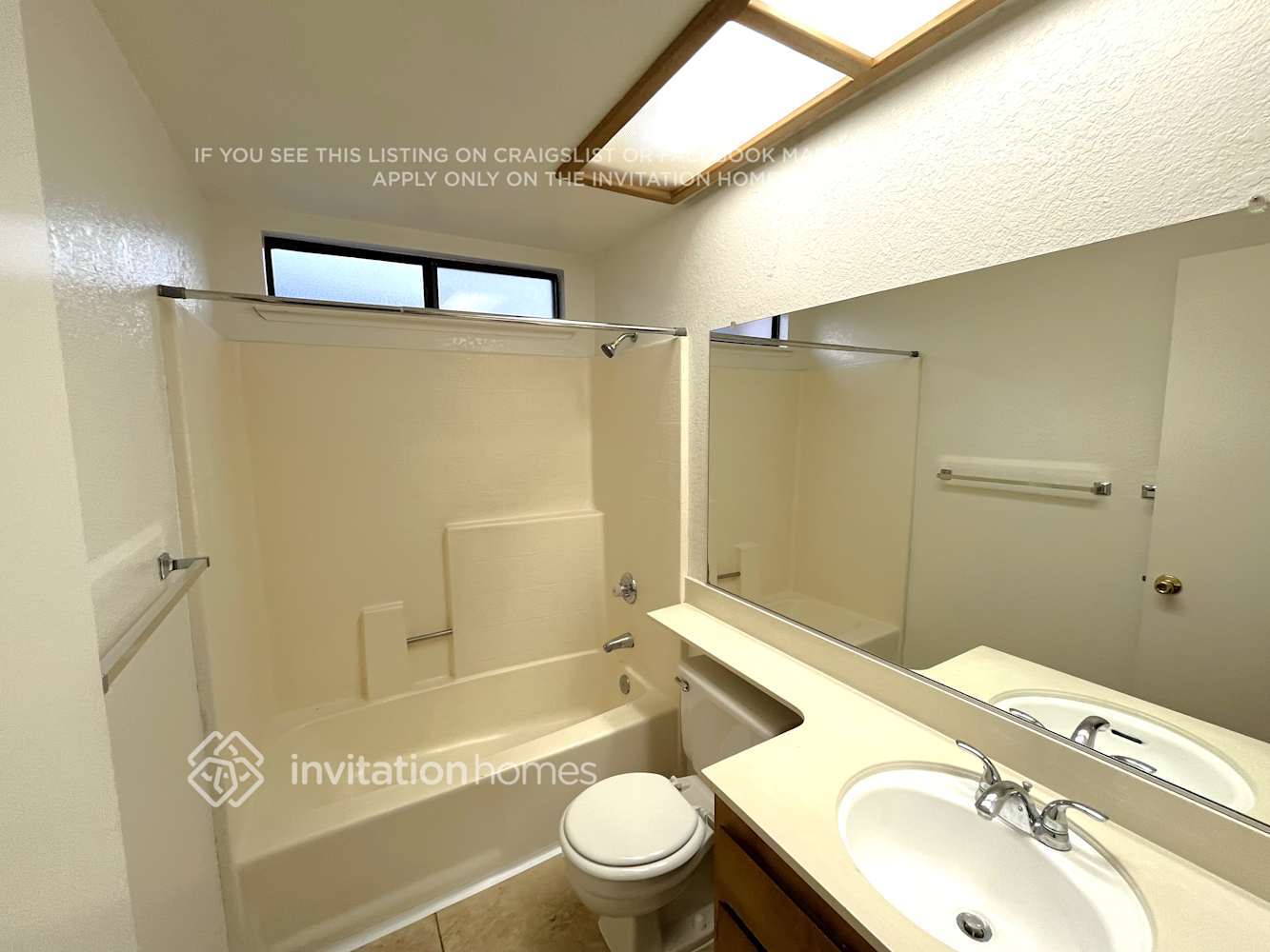 Building Photo - 2250 Sandcastle Way