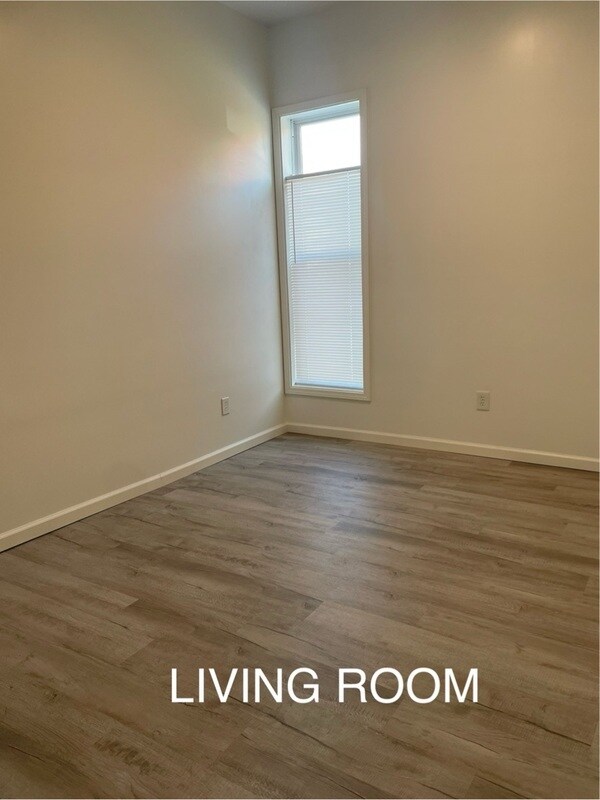 Building Photo - 231 E 13th St