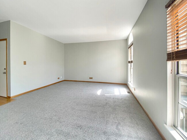 Building Photo - 17617 Horseshoe Ln