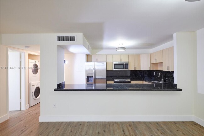 Building Photo - 5845 Collins Ave