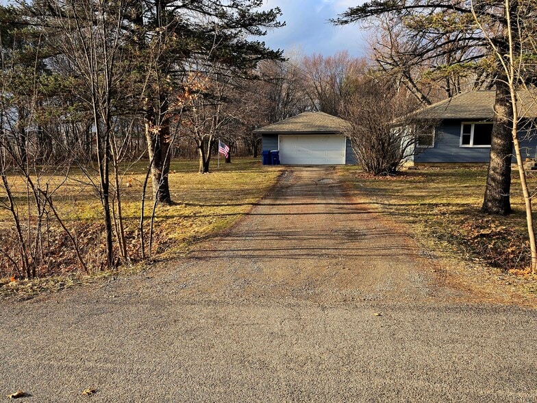 Building Photo - 1243 4th St S