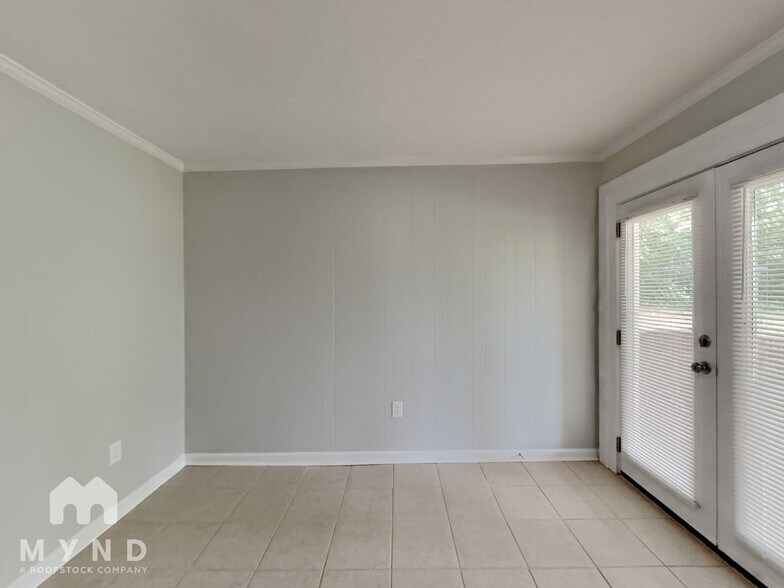 Building Photo - 1434 Oak Forest Way SE