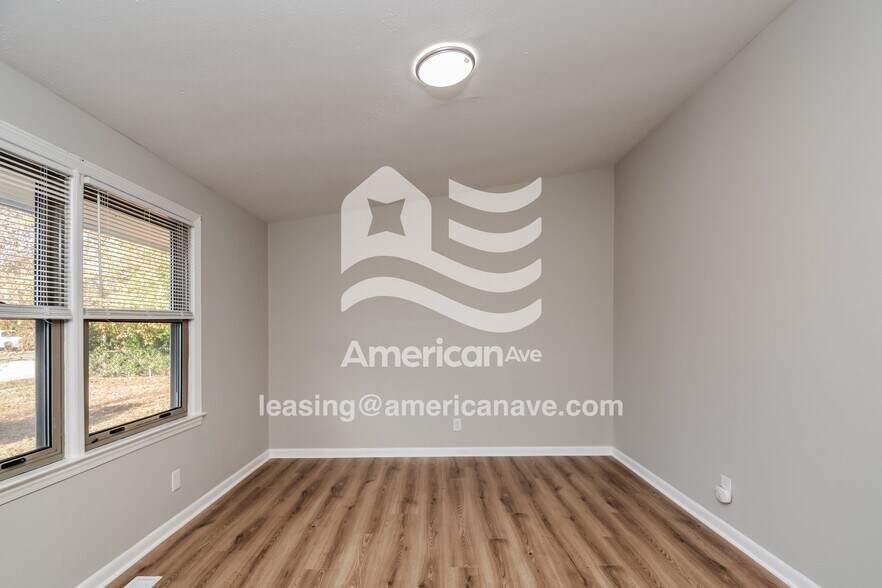 Building Photo - 741 Moriston Rd