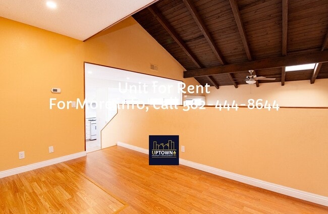Building Photo - Townhome - 3 Bedrooms-2 Baths - Santa Ana
