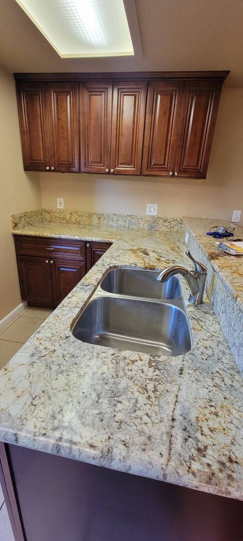 Building Photo - Updated 2 Bed, 2 Bath 2-Story Condo with Garage