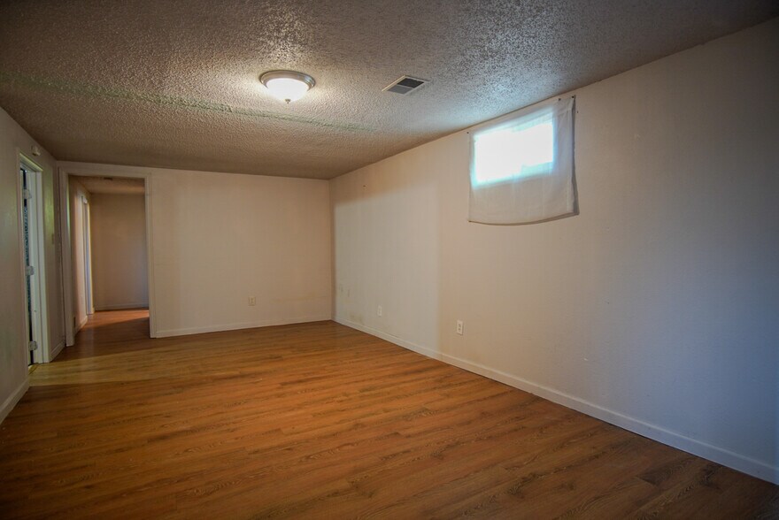 Building Photo - 310 19th Ave