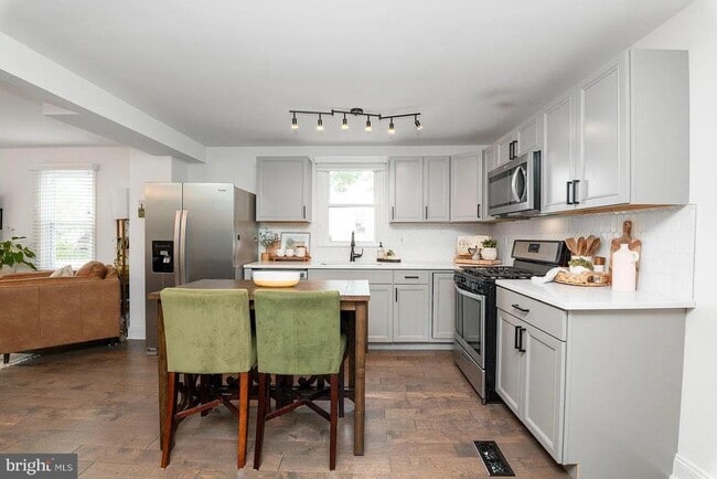 Building Photo - 3302 Orlando Ave