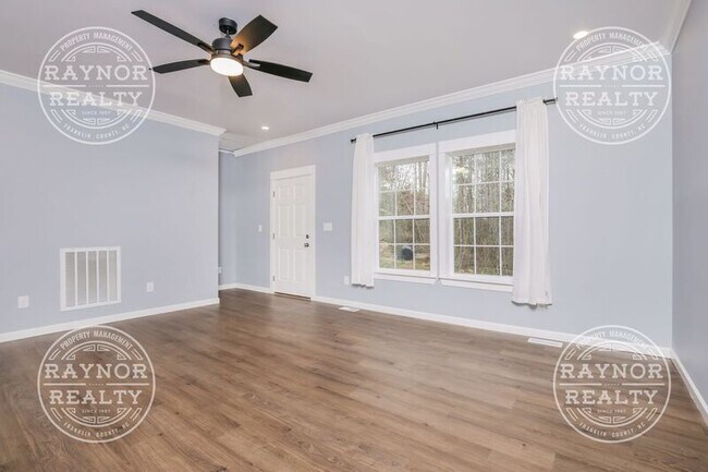 Building Photo - 481 Montgomery Rd