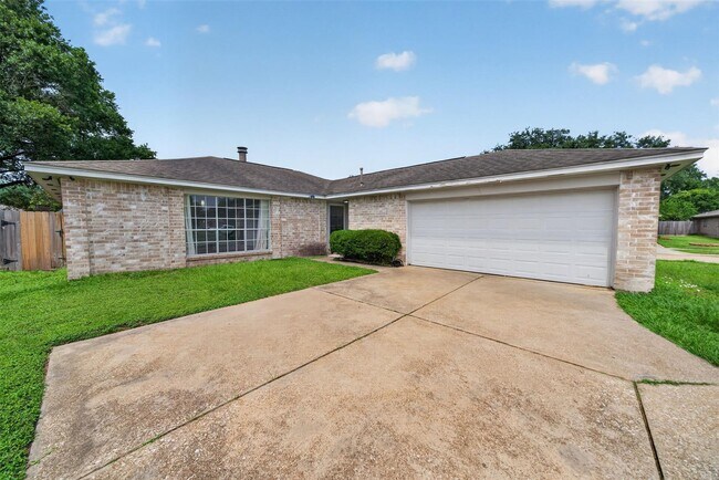 Building Photo - 17002 Dew Drop Ln