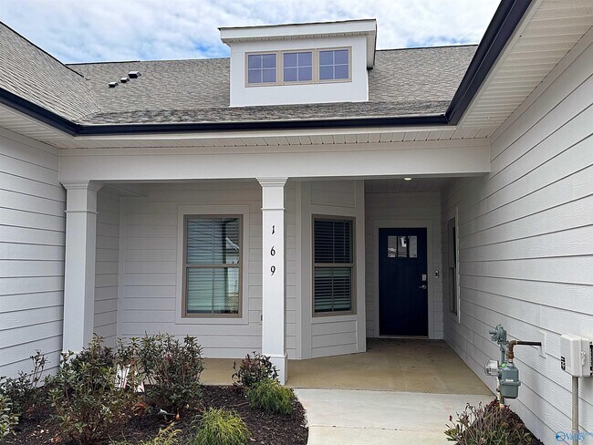 Building Photo - 169 Little Britain St