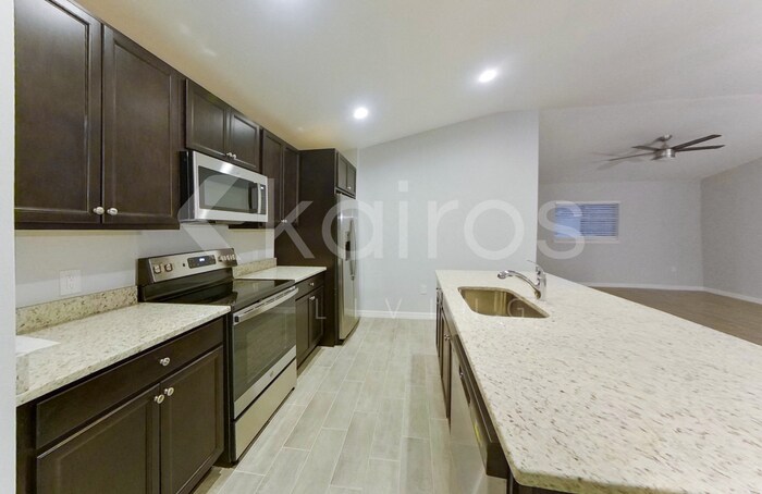 Building Photo - 227 Pennfield St