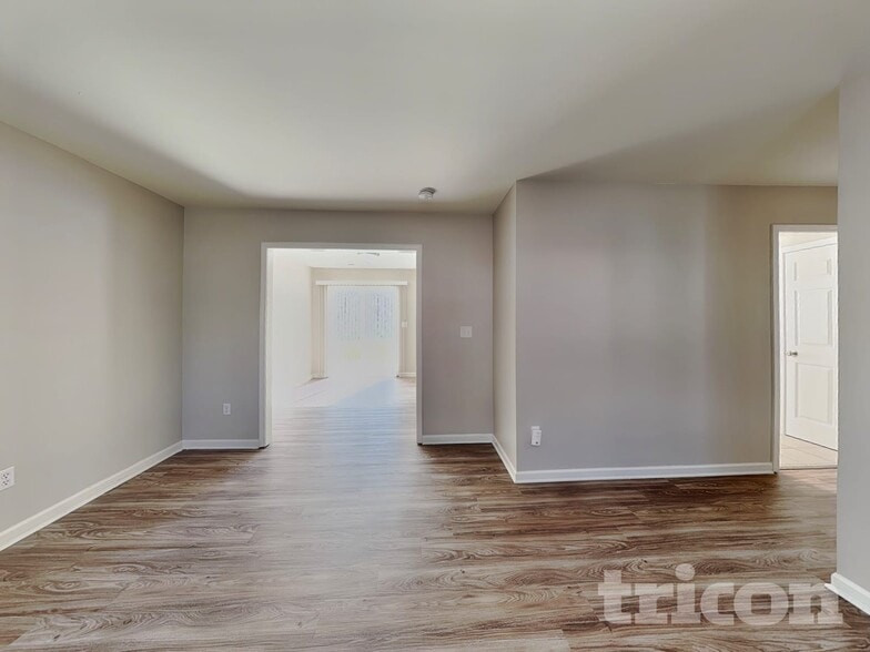 Building Photo - 5745 Henderson Oaks Dr