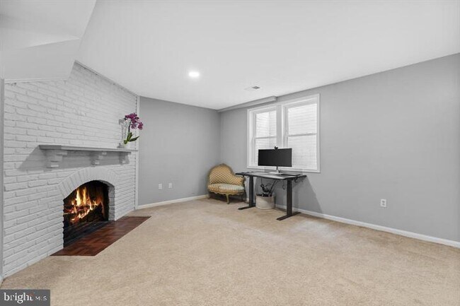 Building Photo - 6707 Melrose Dr