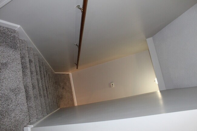 Building Photo - Columbia County Fort Grodon Attached home with Garage