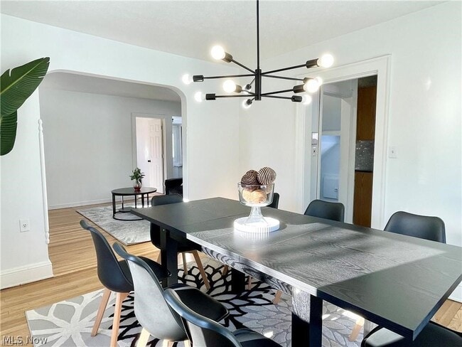 Building Photo - 250 Center Rd