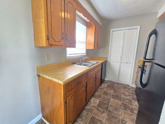 Building Photo - 746 Shelton Cir