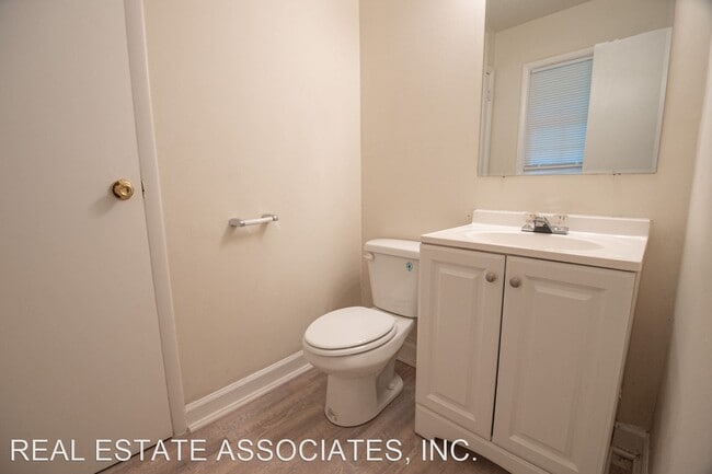 Building Photo - 3 br, 1.5 bath House - 306 5th Street