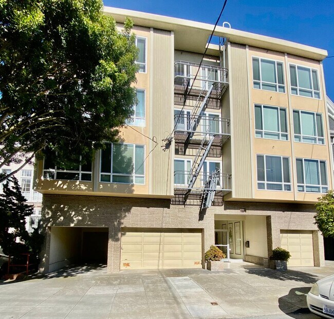 Building Photo - 156 9th Ave